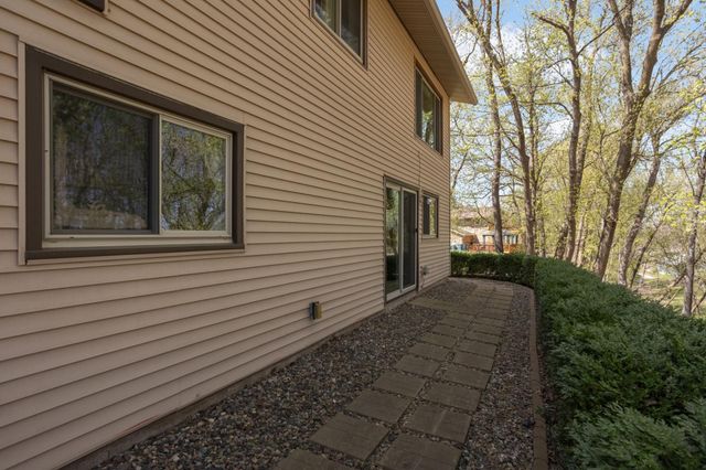 900 Garrison Court, Burnsville, MN 55337