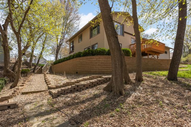 900 Garrison Court, Burnsville, MN 55337