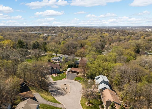 900 Garrison Court, Burnsville, MN 55337