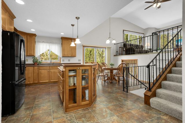 900 Garrison Court, Burnsville, MN 55337