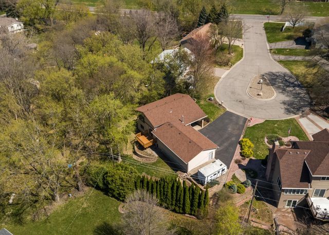 900 Garrison Court, Burnsville, MN 55337