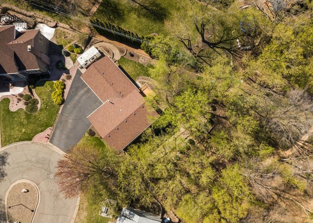 900 Garrison Court, Burnsville, MN 55337