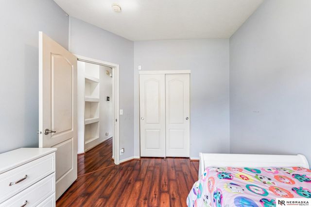 1507 Ridgeview Drive, Papillion, NE 68046
