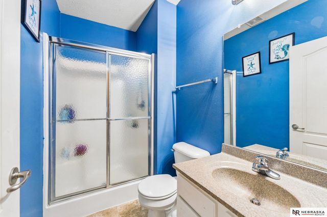 1507 Ridgeview Drive, Papillion, NE 68046