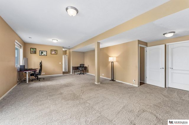 1507 Ridgeview Drive, Papillion, NE 68046