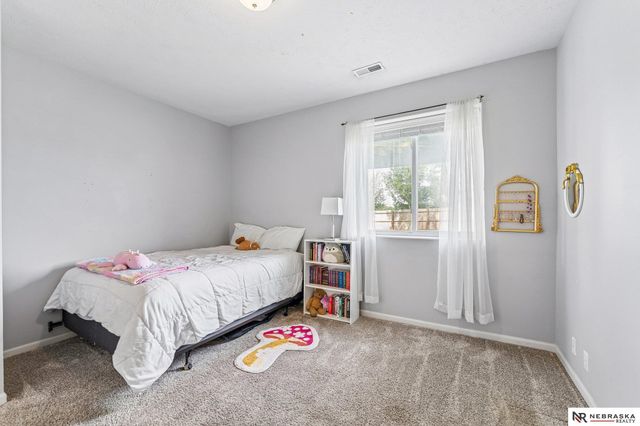 1507 Ridgeview Drive, Papillion, NE 68046