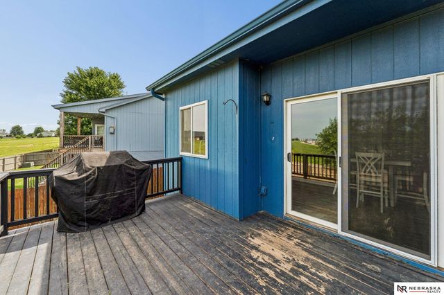 1507 Ridgeview Drive, Papillion, NE 68046