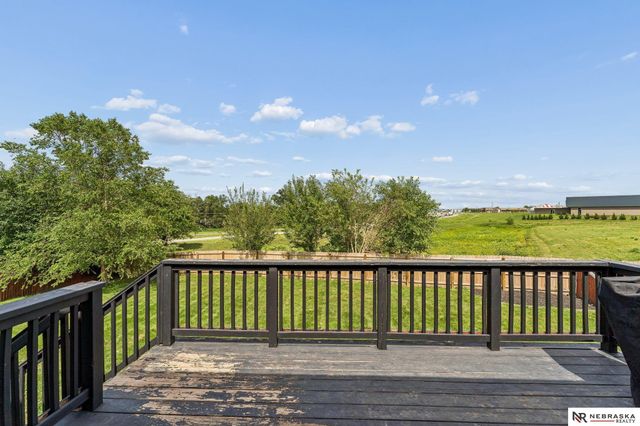 1507 Ridgeview Drive, Papillion, NE 68046