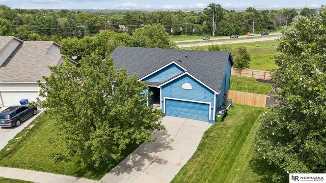 1507 Ridgeview Drive, Papillion, NE 68046