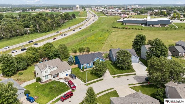 1507 Ridgeview Drive, Papillion, NE 68046