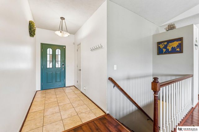 1507 Ridgeview Drive, Papillion, NE 68046