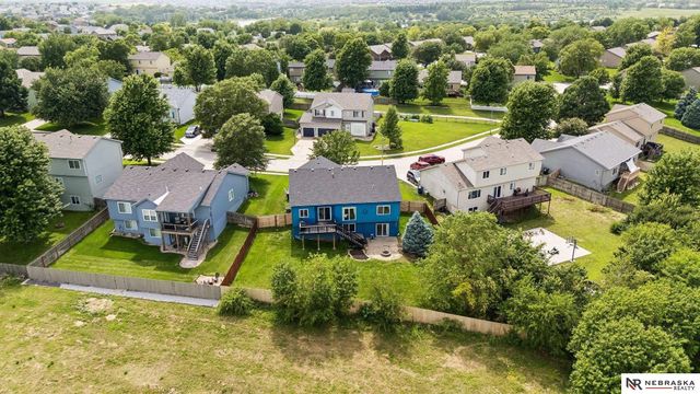 1507 Ridgeview Drive, Papillion, NE 68046