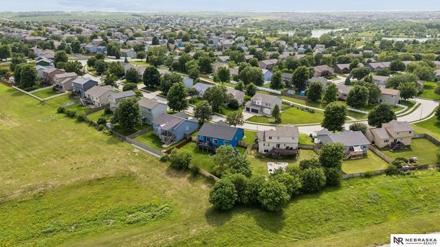 1507 Ridgeview Drive, Papillion, NE 68046
