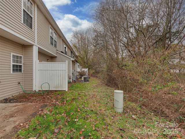 3427 Calpella Court, Charlotte, NC 28262