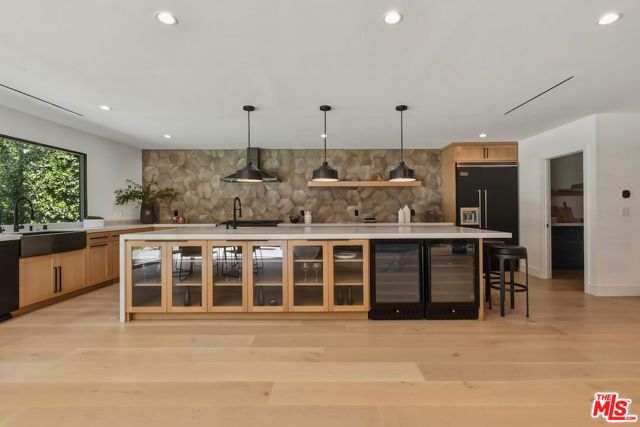 3721 Woodcliff Road, Sherman Oaks, CA 91403