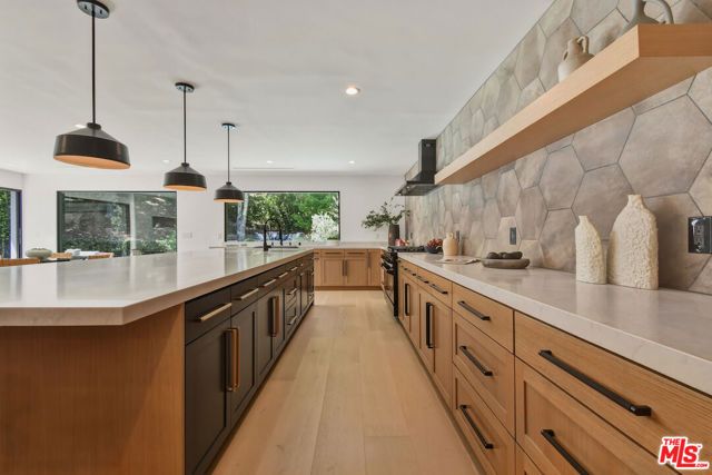 3721 Woodcliff Road, Sherman Oaks, CA 91403