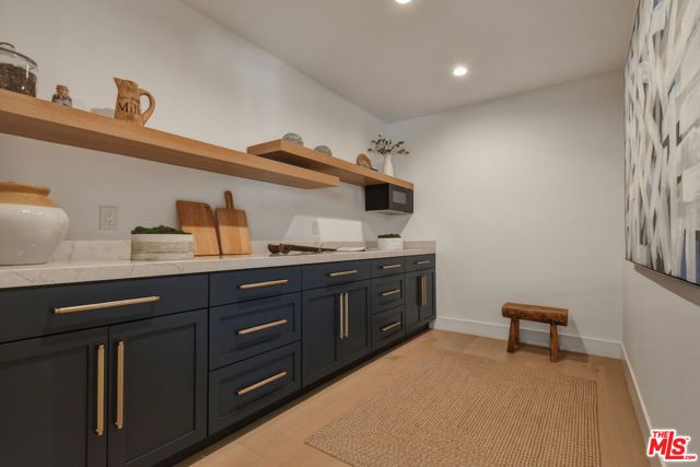 3721 Woodcliff Road, Sherman Oaks, CA 91403