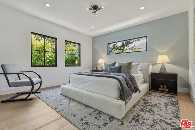 3721 Woodcliff Road, Sherman Oaks, CA 91403