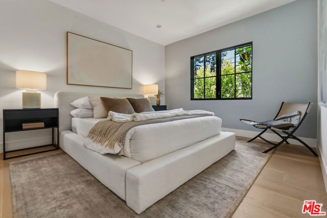 3721 Woodcliff Road, Sherman Oaks, CA 91403