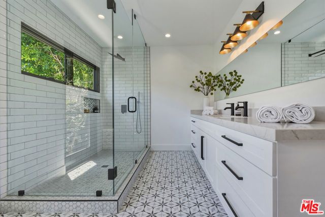 3721 Woodcliff Road, Sherman Oaks, CA 91403
