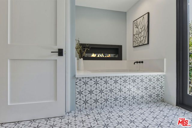 3721 Woodcliff Road, Sherman Oaks, CA 91403