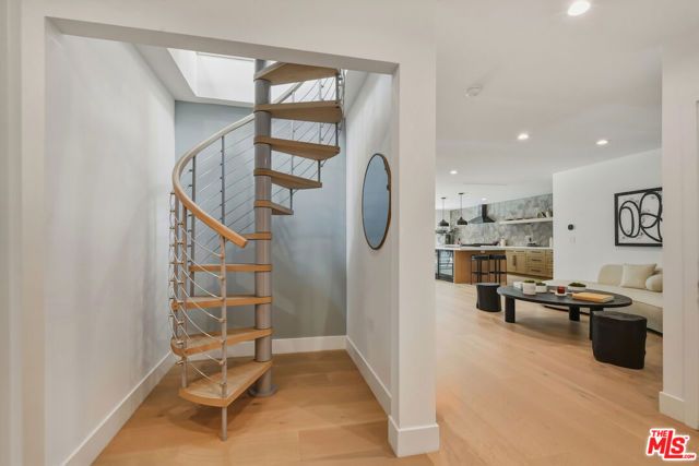 3721 Woodcliff Road, Sherman Oaks, CA 91403