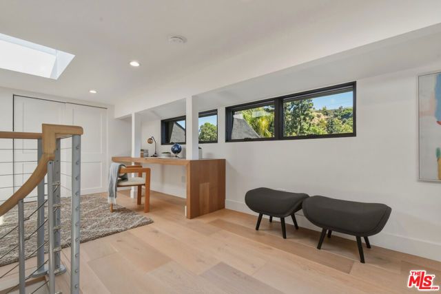 3721 Woodcliff Road, Sherman Oaks, CA 91403