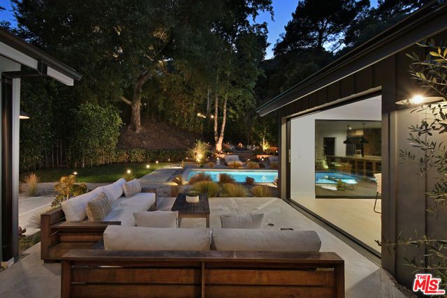 3721 Woodcliff Road, Sherman Oaks, CA 91403