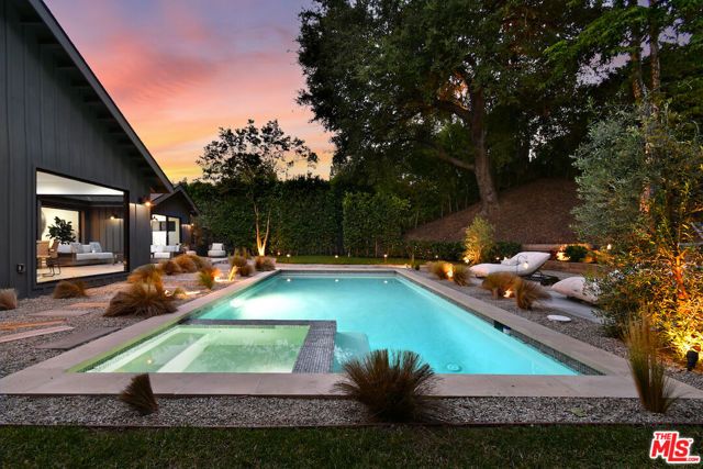 3721 Woodcliff Road, Sherman Oaks, CA 91403