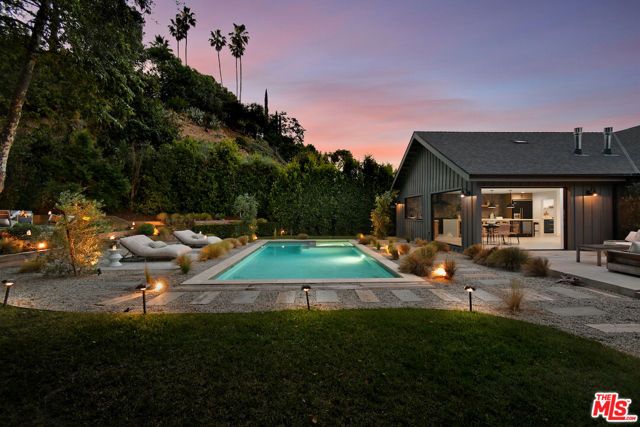 3721 Woodcliff Road, Sherman Oaks, CA 91403