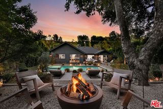 3721 Woodcliff Road, Sherman Oaks, CA 91403
