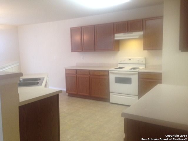 2 BEDFORD BAY, San Antonio, TX 78239