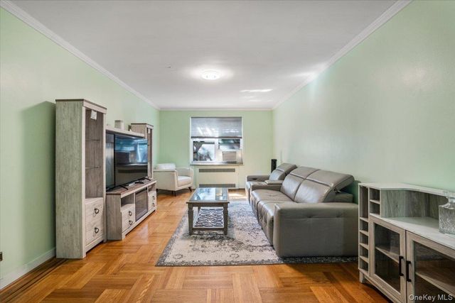 99-45 67th Road 218, Forest Hills, NY 11375