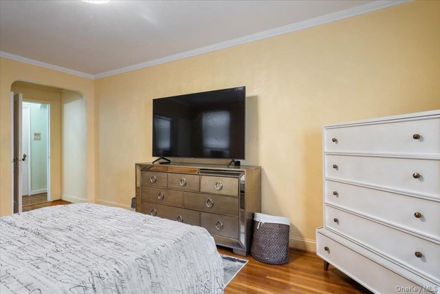99-45 67th Road 218, Forest Hills, NY 11375