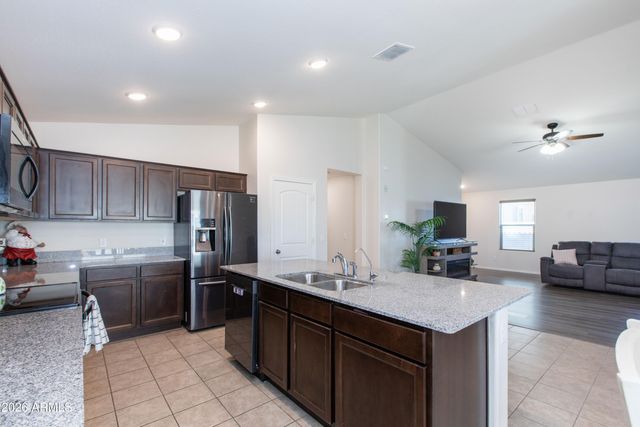 738 W Jardin Drive, Casa Grande, AZ 85122