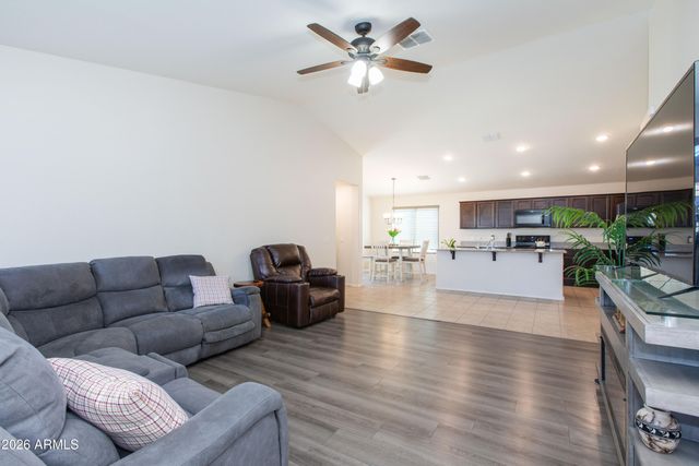 738 W Jardin Drive, Casa Grande, AZ 85122