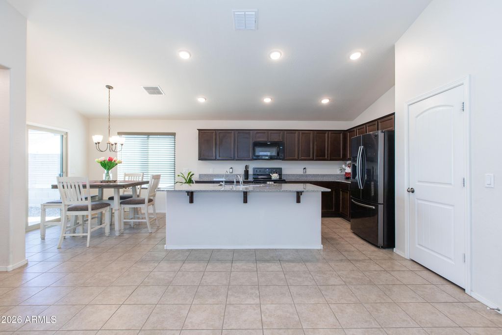 738 W Jardin Drive, Casa Grande, AZ 85122