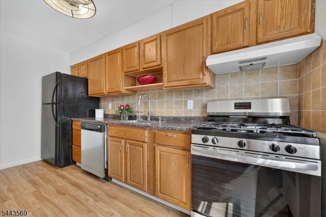 29 W Roselle Ave B, Roselle Park Boro, NJ 07204