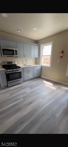 790 E 18Th St, Paterson City, NJ 07501