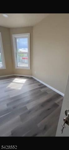 790 E 18Th St, Paterson City, NJ 07501
