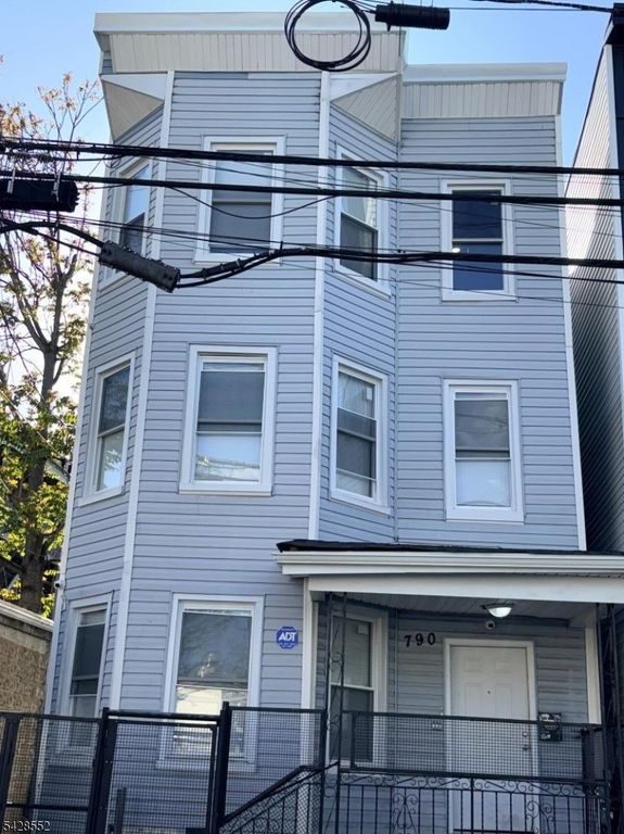 790 E 18Th St, Paterson City, NJ 07501