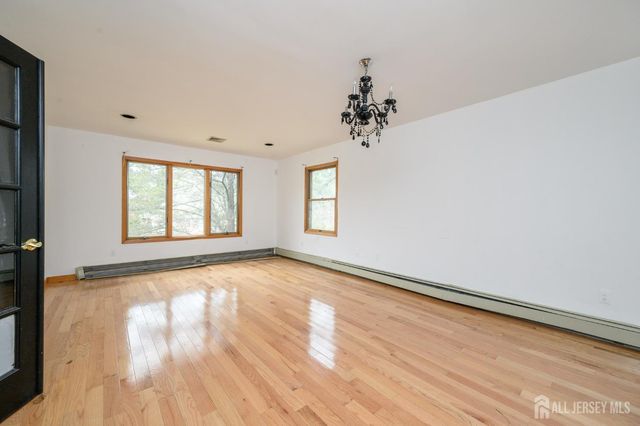 9 Southfork Drive, Jackson, NJ 08527