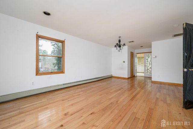 9 Southfork Drive, Jackson, NJ 08527