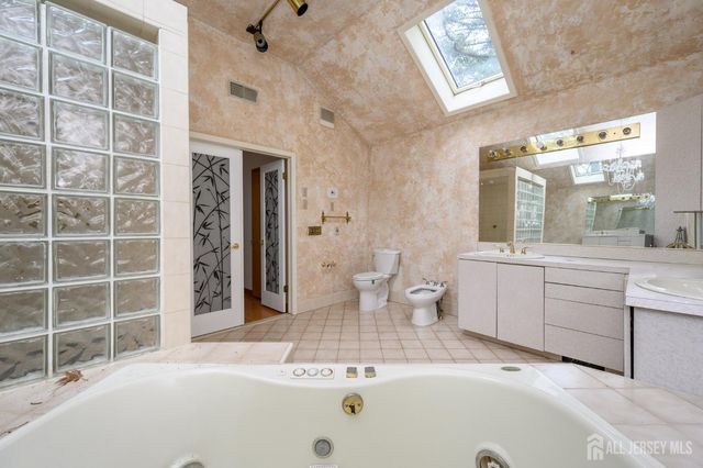 9 Southfork Drive, Jackson, NJ 08527