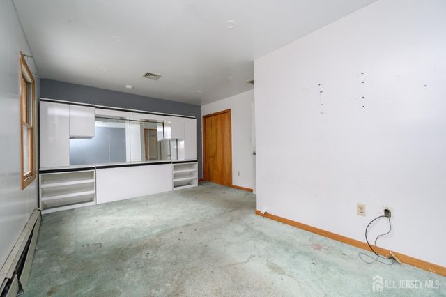 9 Southfork Drive, Jackson, NJ 08527