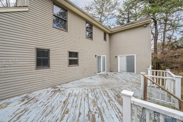 9 Southfork Drive, Jackson, NJ 08527