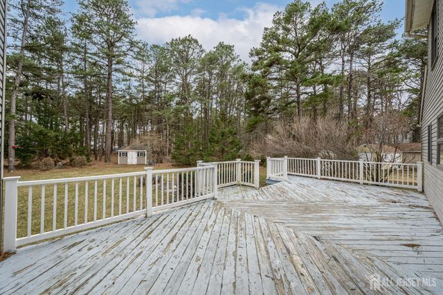 9 Southfork Drive, Jackson, NJ 08527