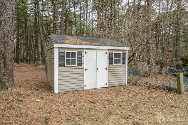 9 Southfork Drive, Jackson, NJ 08527