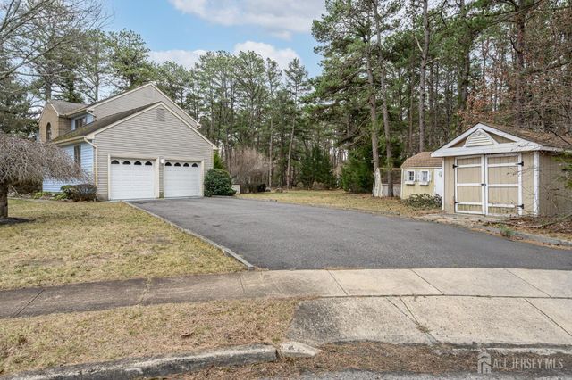 9 Southfork Drive, Jackson, NJ 08527