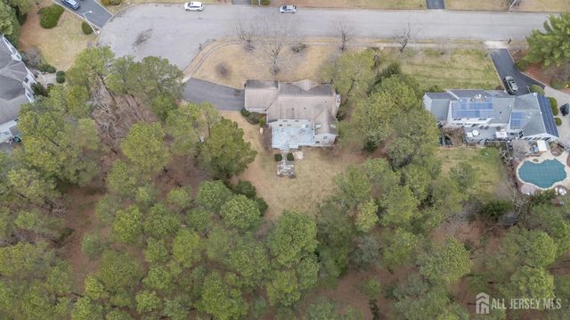 9 Southfork Drive, Jackson, NJ 08527